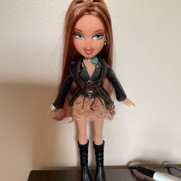 Bratz Secret Date Meygan - Picture 4 of 10